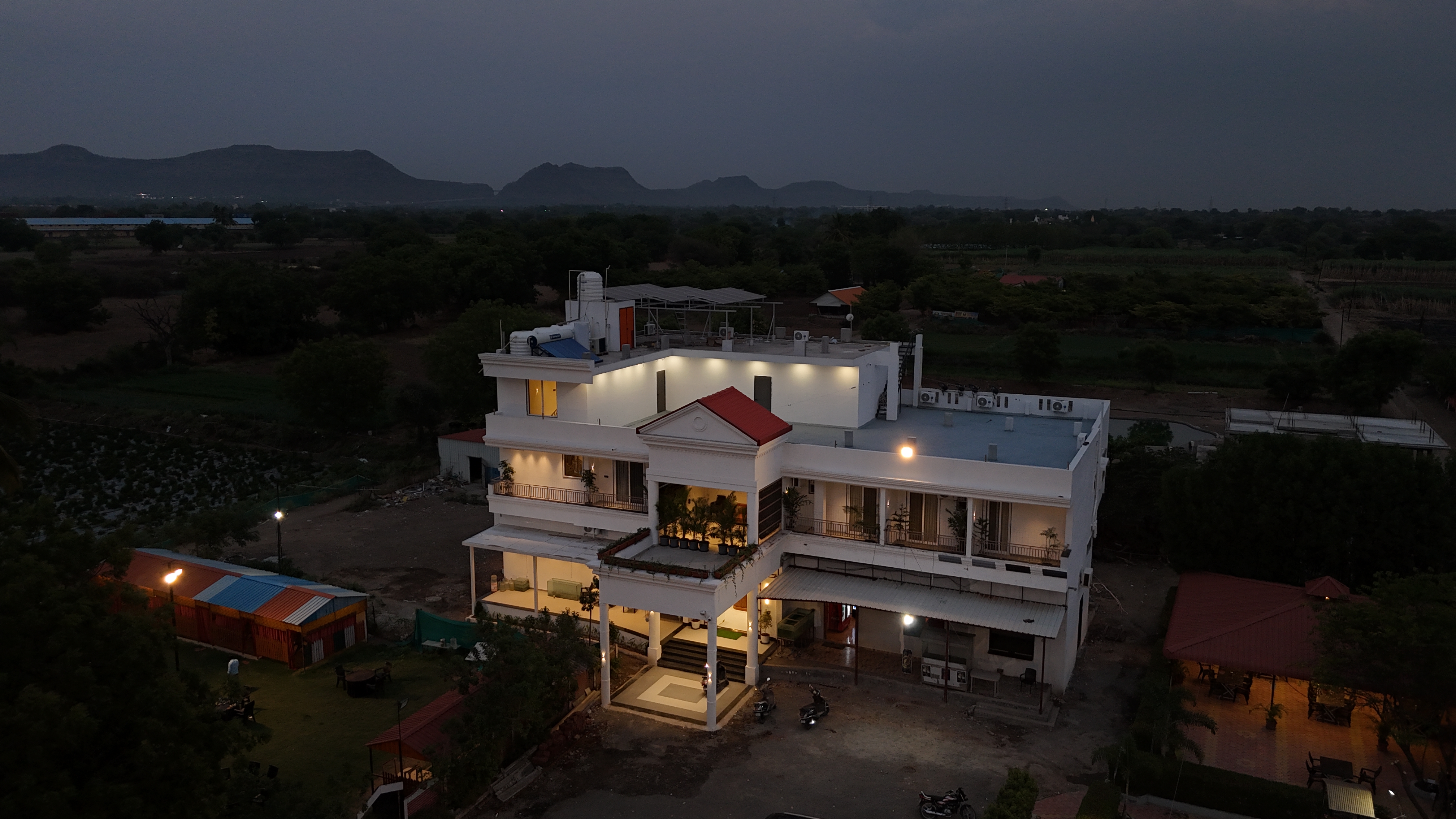 NIGHT VIEW